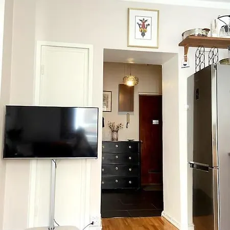 Fully-equipped 2br Family In Center 赫尔辛基