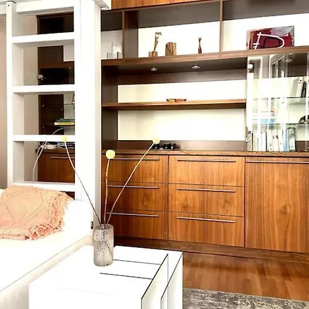 Fully-equipped 2br Family In Center 赫尔辛基