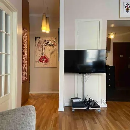 Fully-equipped 2br Family In Center 赫尔辛基